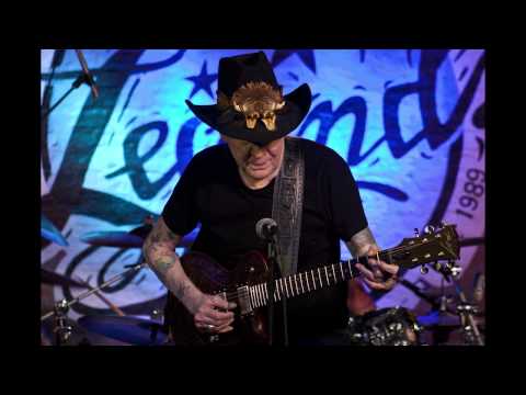 Johnny Winter: tribute slideshow
