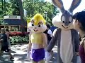 Lizette Bumps into Babes\