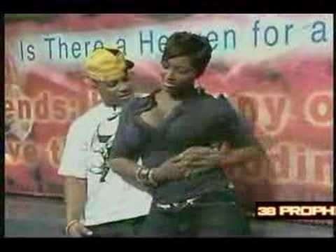 SEXY MODEL TOCCARA RUBS HER TITS ON RAPPER NELLY