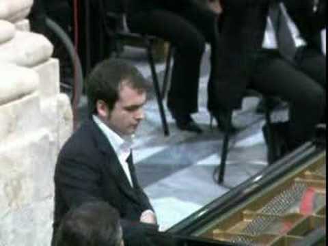 Mozart Piano Concerto K. 467 - I. Allegro maestoso (part 2)