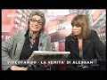 YouTube - Show della Mussolini incazzata con sgarbi e il giornale strappa il Giornale in diretta