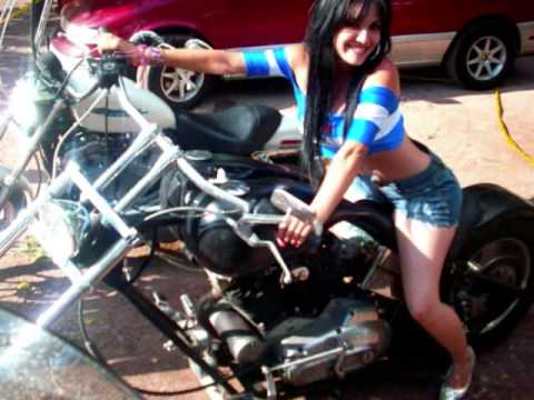 mafiosas - ahi anddO kOn mi siisstr RubY & aLgUnas Komadres saludoooss a mi cOmpa markO que aL finaL meti un videiitO cantandOme Un corrido ke me Guzta mUchO .. tamb sa...