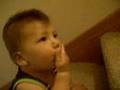 videos de My baby brother climbing the stairs