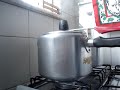 o mundo gira e o pino da panela tb