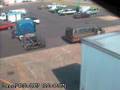 【動画】勝手に走り出したトラックを間一髪止めた映像