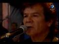 Victor Heredia sings Sobreviviendo on May 25, 2006