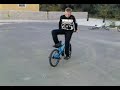 toto qui fais du bmx en arriere sa gere