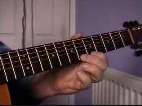 How Paul Rose plays benny hill theme