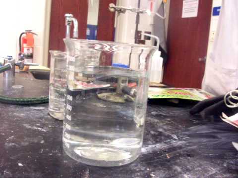 how to dissolve hcl in water