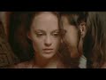 Anna Faris and Angela Bettis kiss