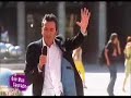 g�rald dahan fait son one man sauvage sous les fen�tres de christine albanel au palais royal autour de son spectacle sarkoland.