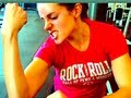 RIPPED CHICK!