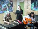 composicion de bulerias por dino del monte (cimbalom) y ruben montoya (guitarra flamenca)bulerias miralrio
septiembre 2008.
con la colaboracion de la cantaora eva medina.