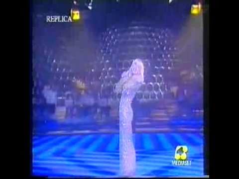 Watch RC Video: 'Raffaella Carrà - Innamorata - RC Show'