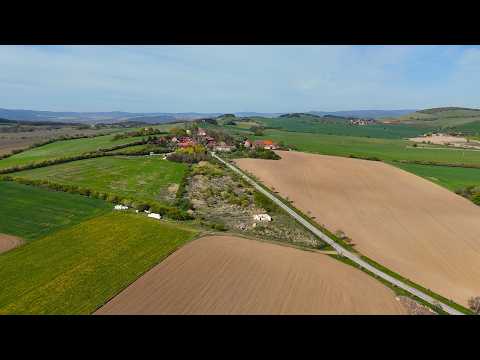 Video Prodej pozemku s rozestavěnou stavbou 1 652 m², Suchomasty - Borek