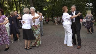 До скверу – на танці