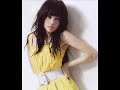 歌手：容祖兒作曲： jonas rabe soren holm 填詞：李敏編曲：billy chan tony kong 水造是世間女人有愛戀的滋長她方可以再生Yeah... 甘露是新相識供給的興奮能忘掉你令我加添美感不要日日夜夜問我只怕你會愛刺激再後悔後悔不懂愛惜要我最新消息沒有休息新相識深愛的紅粉菲菲膚色要最新消息為我思憶你當初一般見識今天知可惜這晚你最孤寂積極變得勇敢我多麼感淚分手已發生Yeah... 來珍惜全新知己新的吸引柔情蜜意此刻相當貼身不須口中彬彬有禮不須心中諸多設計不須花費不惜一切這招式太低不須講起相識雨季不須講起相戀約契當天的你不可一世差得很徹底