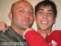 � gregory ..

rien que des larmes
s�ch�es au vent
comme une rose
pur est ton chant

jeter les armes
j'ai pas le choix
c'est dans nos r�ves
qu'on s'aper�oit

puis je regarde
autour de moi
il y a ton visage
qui nous sourit

� gr�gory � gr�gory

mon fr�re l'artiste
elle a dit �a
mais rien que des larmes
pour toujours fan de toi

dans les pri�res
tu viens aussi
l� tu t'assoies
l� tu souris.. � gr�gory � gr�gory..

m�me quand tu danses
tu es le roi
et quand tu ris
larmes de joie

oh mon cadeau
cadeau du ciel
je n'ai qu'un mot
merci..merci � gr�gory � gr�gory..merci..

paroles et musique de pierre balletti � 2008 / sacem

inoubliable gregory!!bon anniv donc cher greg pour ce prochain 13 mai 2008 ! 
dieu qui t'a choisi te compte parmi les siens, prie pour nous, pour tous ceux qui t'aiment, et les malades qui comptent tant pour toi ! le travail continue, tu restes notre flambeau ! 
pierre balletti � sacem/france