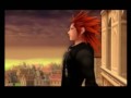 videos de Axel is Standing Outside the Fire