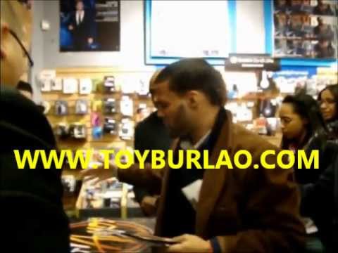 Hombre sale  Videos