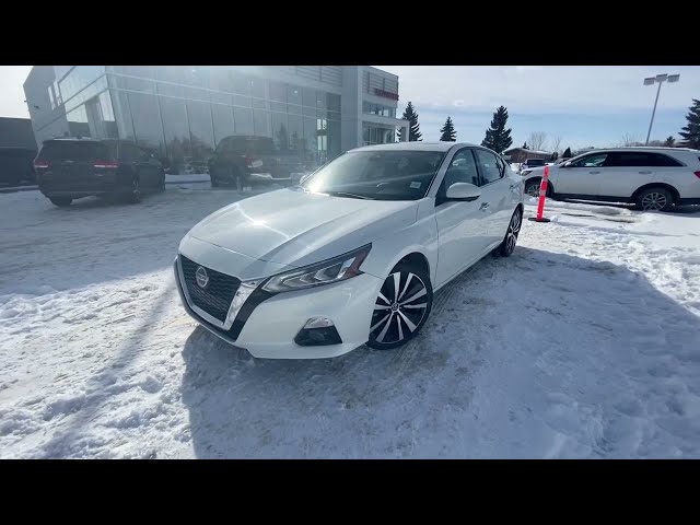2022 Nissan Altima 2.5 Platinum AWD | Sunroof | Adaptive Cruise  in Cars & Trucks in Red Deer