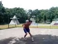 Sander Baltus - Shoulder roll soccer trick Sander Baltus - Shoulder roll soccer trick