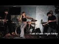 vabbeh io mi pubblicizzo un po' anche se non è proprio metal... http://www.youtube.com/watch?v=ULy7R0itS_s
