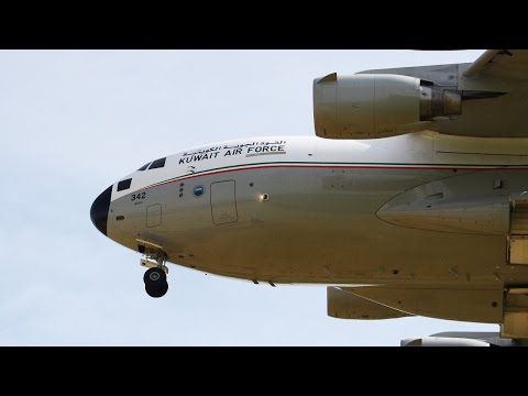 Kuwait Air Force C-17 Globemaster landing at Newcastle Airport