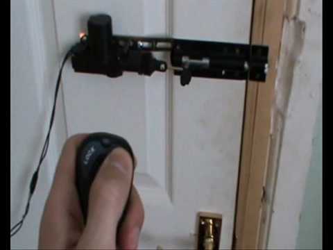 how to lock bedroom door