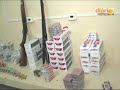 Comerciante da regi�o de CZ � presa com armas, cigarros e dinheiro em opera��o. Veja v�deo