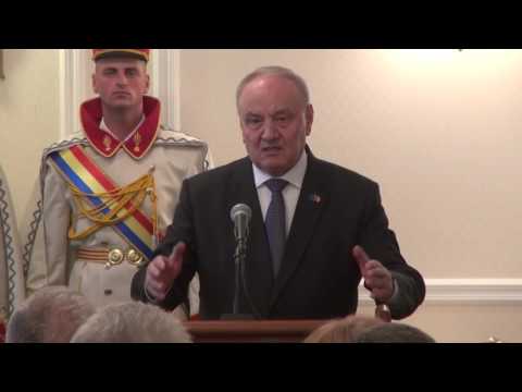 Președintele Nicolae Timofti a înmânat distincții de stat unui grup de cetățeni