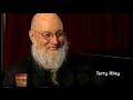 terry riley c'est le merlin l'enchanteur de la musique minimale et r�p�titive. ce pr�curseur du new age et de l'ambiant ensorcelle les plus grands musiciens depuis le milieu des ann�es 60. le velvet underground int�gre ses boucles musicales dans ces chansons. le compositeur et arrangeur brian eno s'inspire du son de ses claviers atmosph�riques. soft machine lui consacre un album, kraftwerk et le mouvement space rock allemand lui empruntent sa radicalit�. enfin, les who lui d�dient l'un de leur titre 