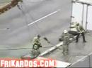 Achuchado por un cami�n