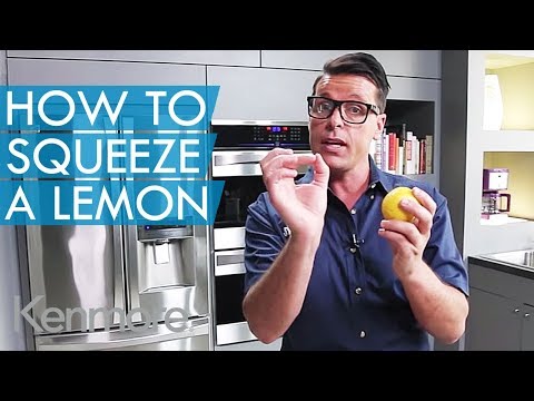 how to squeeze a lemon