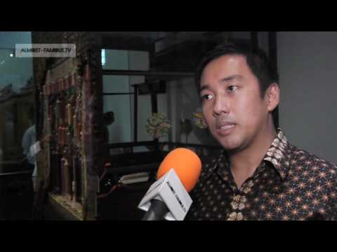 almost-famous.tv “Whassups” 071209 – Baba Bling At Peranakan Museum