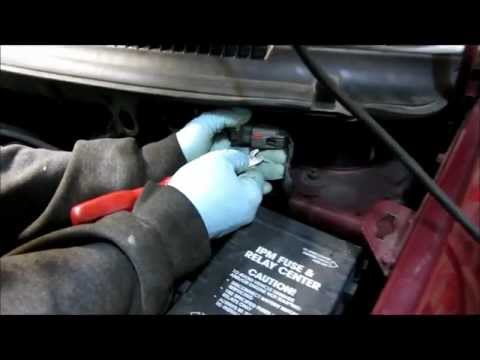 How to change voyager spark plugs