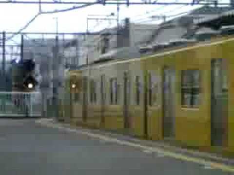 西武2000系　西武柳沢駅を通過