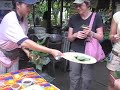 bike-tour-bangkok-thailand-apple-demonstrates-how-to-eat-2.html