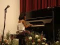 Dindin Stage Piano Performance