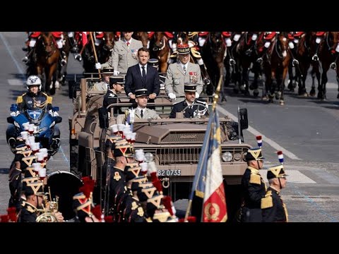 Frankreich: Militrschau am Nationalfeiertag mit os ...