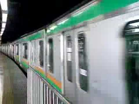 E231系1000番代発車