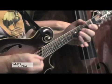 WNRNradio - The Infamous Stringdusters perform