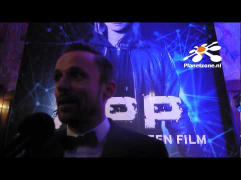 Isis Cabolet - Aryan Parsa was aanwezig bij de rode loper filmpremiere van APP. De eerste bioscoopfilm met een 2nd scree oftewel met gebruik van je APP op je smartphone of ...