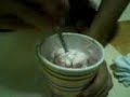 Convirtiendo helado de fresa en fresi-suise