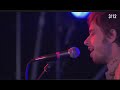 Bekijk muziek clip van Yeasayer met Many Waves