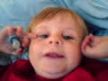 Emil sjunger till mormor