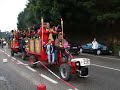 Procesión de Chimpibuses en el Festival de Cans Procesión de Chimpibuses en el Festival de Cans