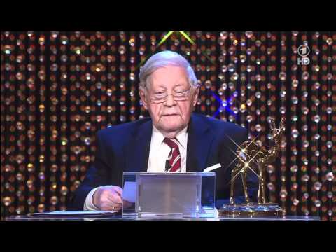 Schmidt - Mit beeindruckenden Beispielen zog Helmut Schmidt die Zuschauer in den Bann. Mit beeindruckenden Beispielen zog Helmut Schmidt die Zuschauer in den Bann. All...