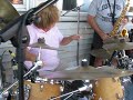 Una mamá es baterista