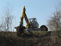 Menzi Muck A91 4x4 mit Mulcher im Einsatz auf dem Isarkanal - Damm 2/2